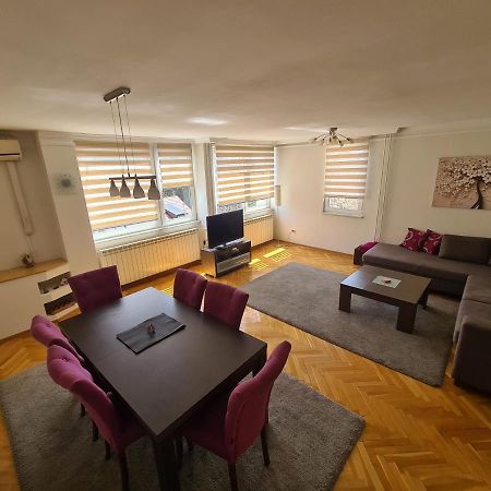 Walnut Apartment - Private Garage Sarajevo Luaran gambar