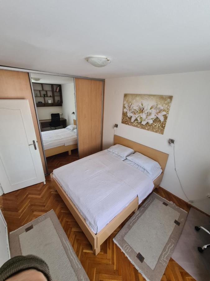 Walnut Apartment - Private Garage Sarajevo Luaran gambar