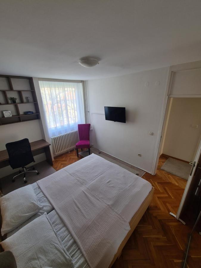 Walnut Apartment - Private Garage Sarajevo Luaran gambar