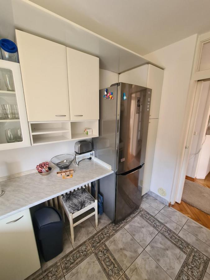 Walnut Apartment - Private Garage Sarajevo Luaran gambar